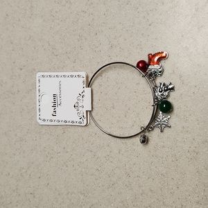 NWT Fashion Accessories Christmas Bracelet, Red/Silver/Green, Cute!